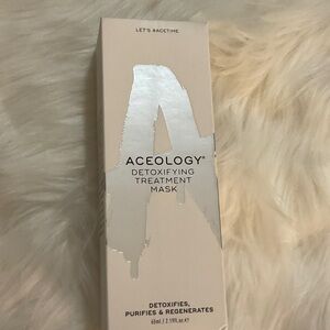 Silver Detoxifying Treatment Mask